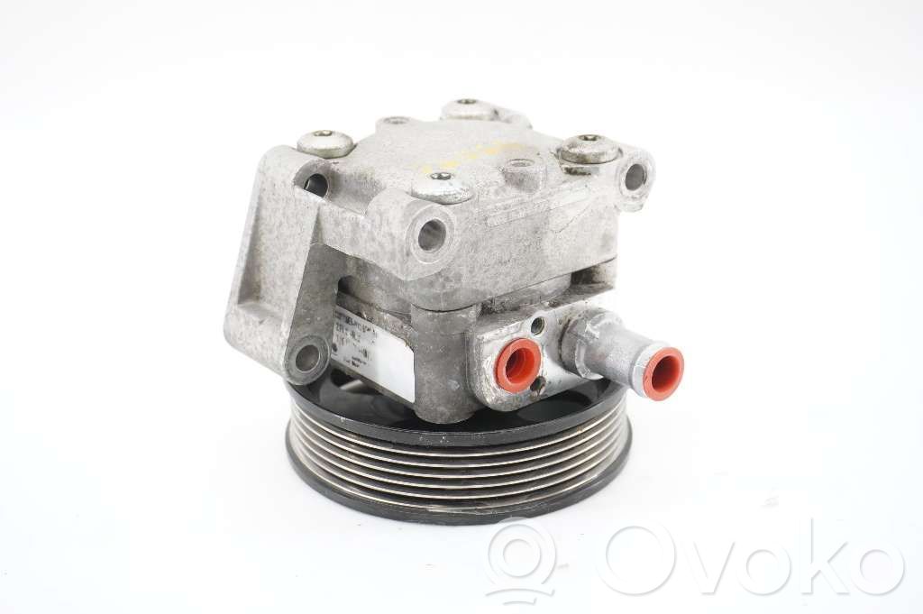 Volvo V70 Ohjaustehostimen pumppu 