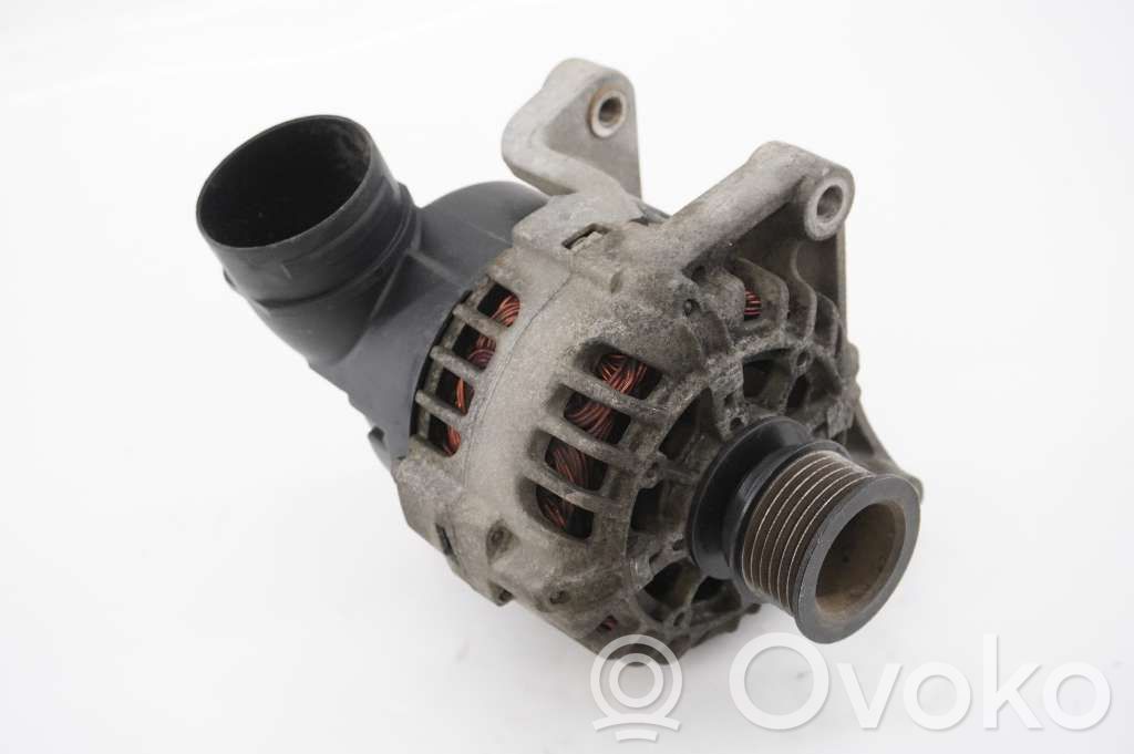 BMW 5 E39 Ģenerators 