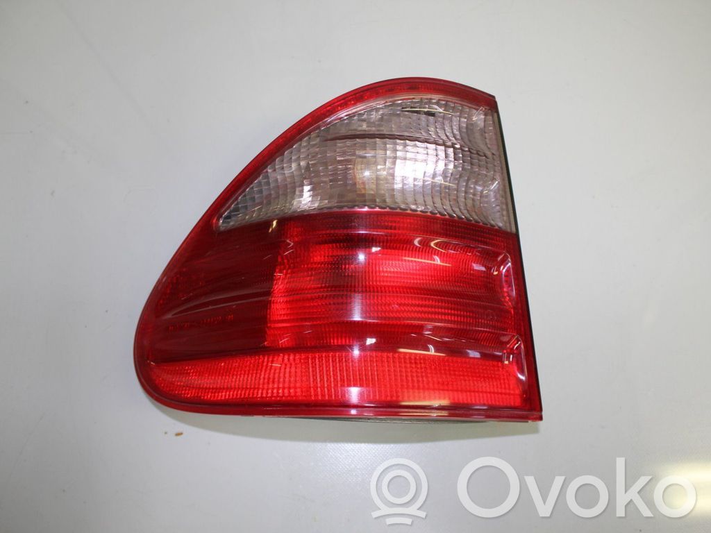 Mercedes-Benz E W210 Lampă spate în caroserie 