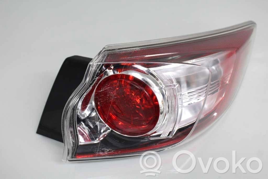 Mazda 3 II Aizmugurējais lukturis virsbūvē 