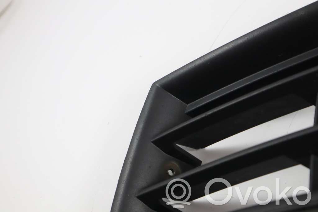 Volkswagen PASSAT B6 Grille antibrouillard avant