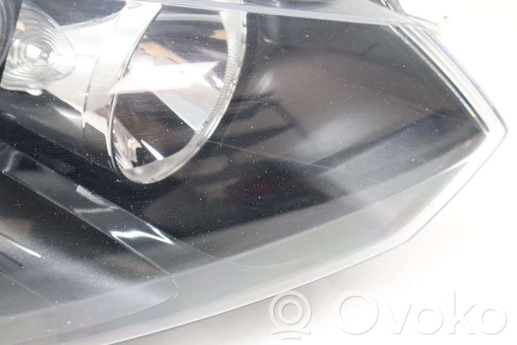 Volkswagen Golf VI Lampa przednia 