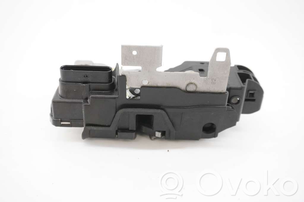 Volvo S90, V90 Serratura portiera anteriore 