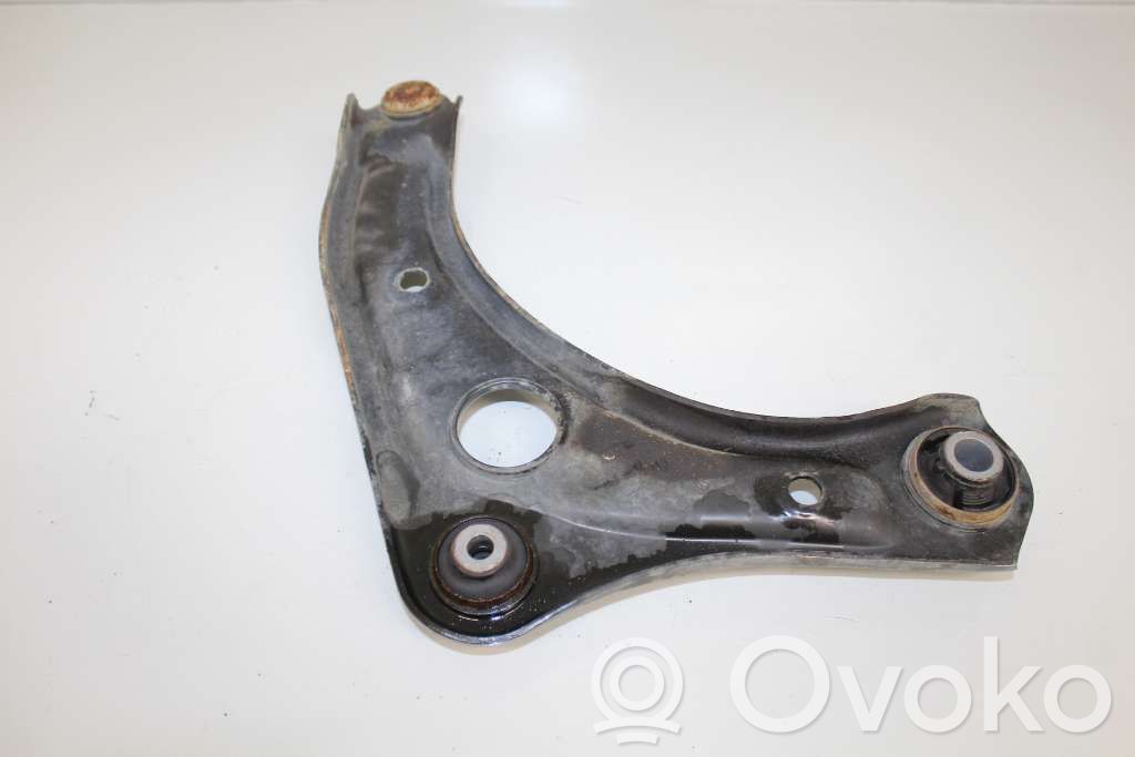 Nissan Note (E12) Front lower control arm/wishbone 