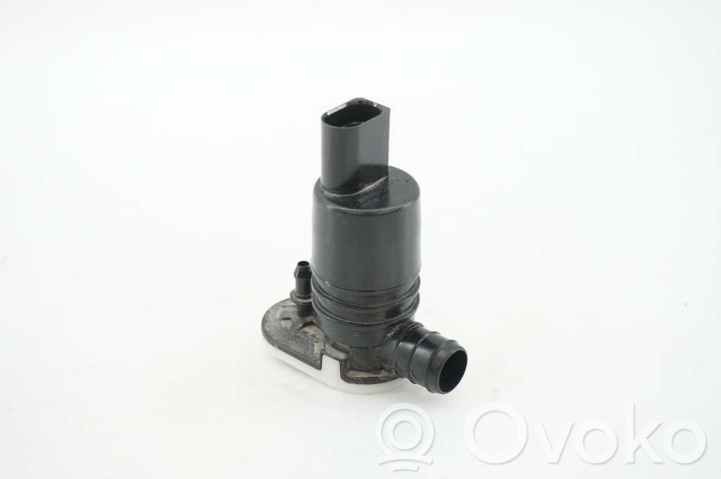 Ford Kuga III Windscreen/windshield washer pump 