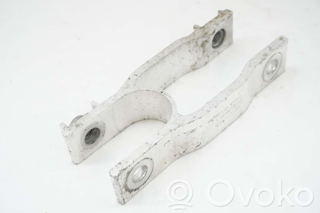 Volvo V40 Cross country Engine mounting bracket 