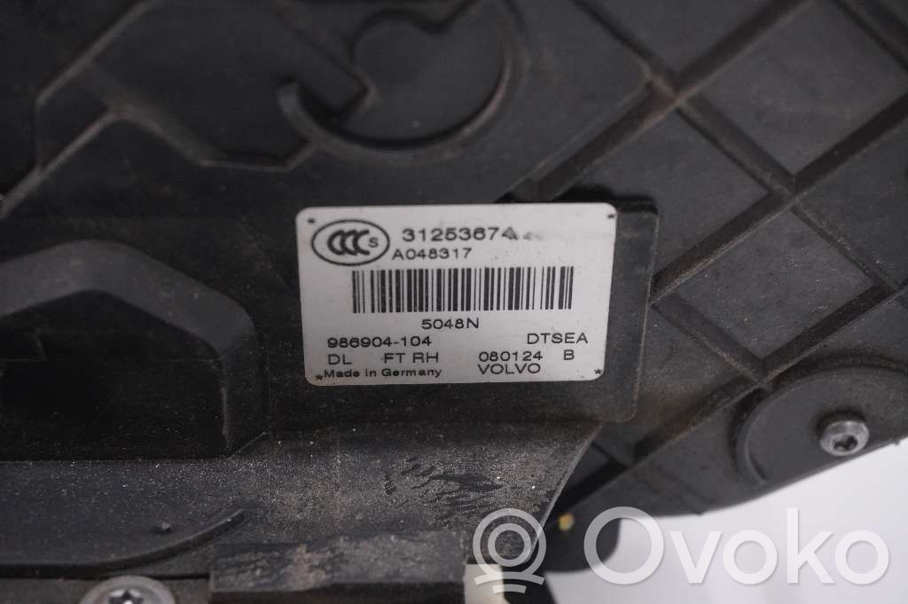 Volvo V70 Serratura portiera anteriore 