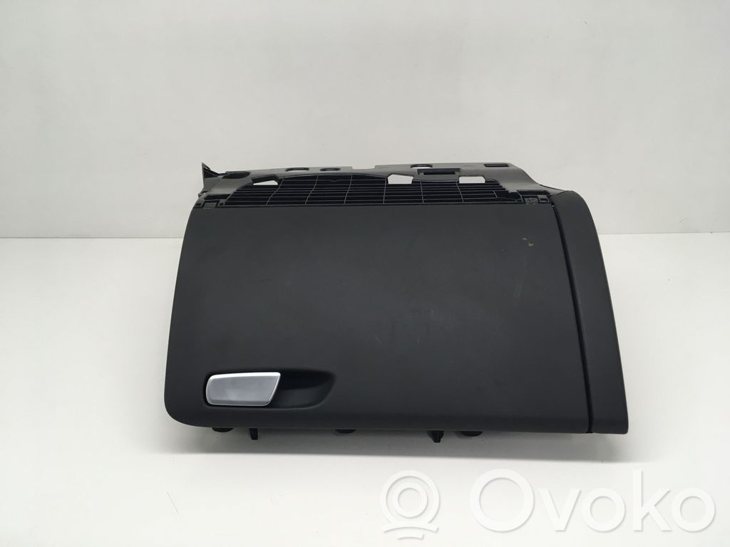 Guantera   8K2857035B