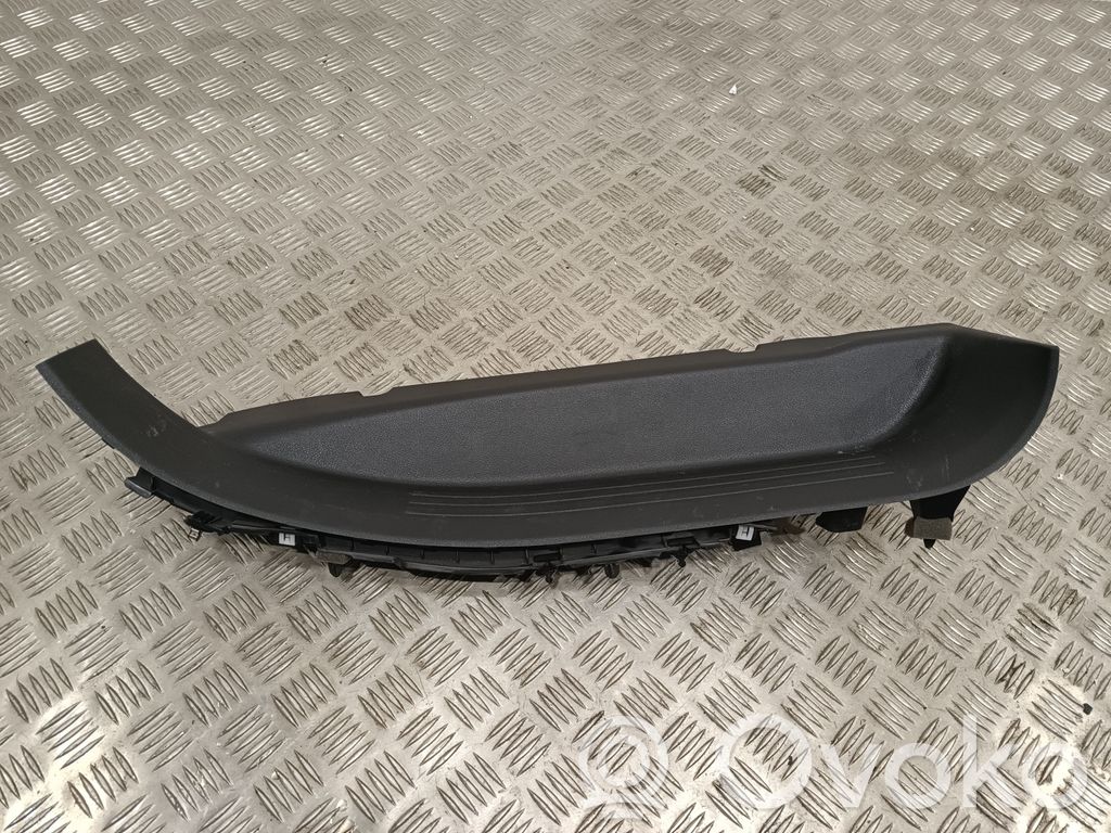 Peugeot Partner III Kita salono detalė 