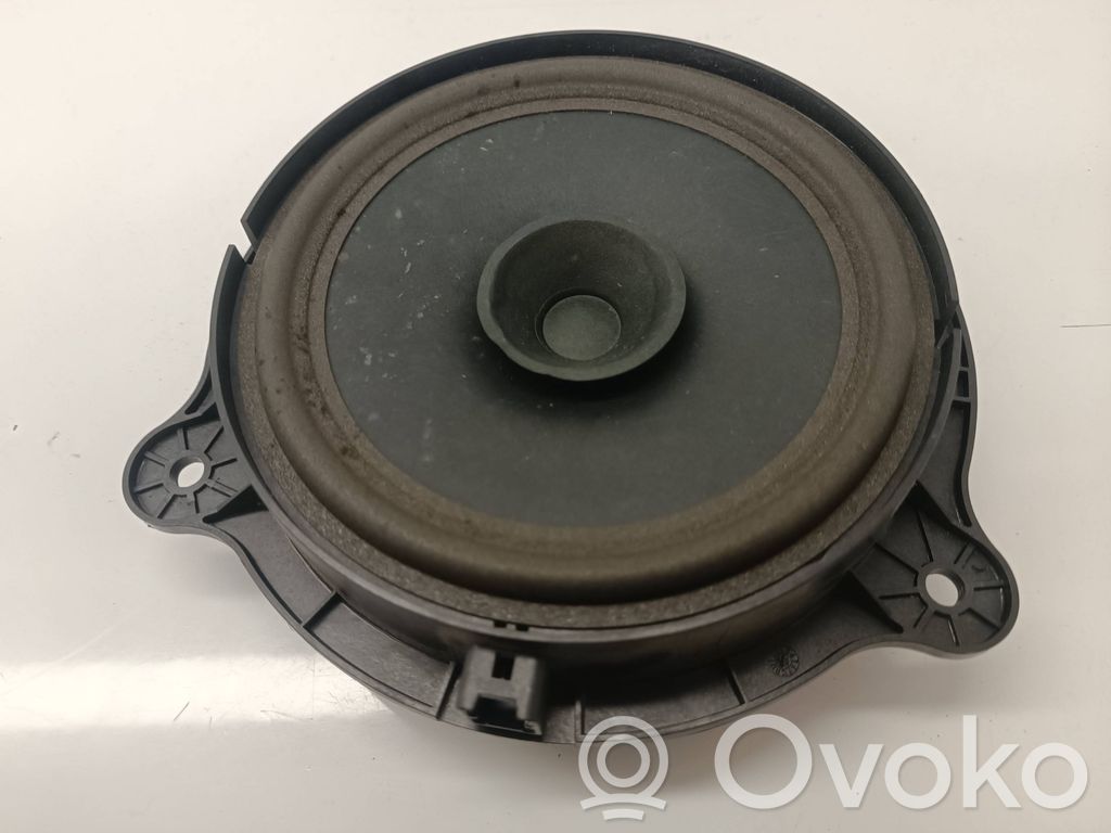 Nissan Qashqai Front door speaker 