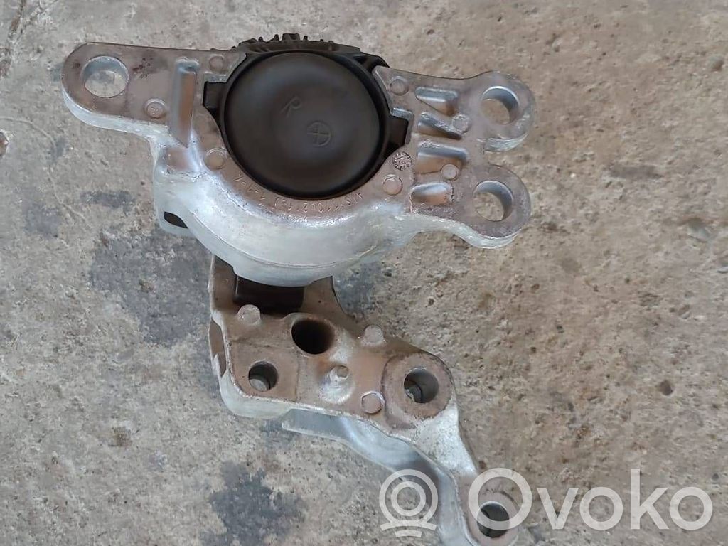 Engine mount bracket   112842617R