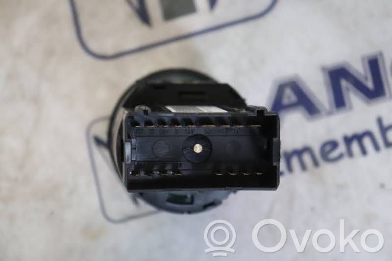Skoda Rapid (NH) Interruptor de luz 