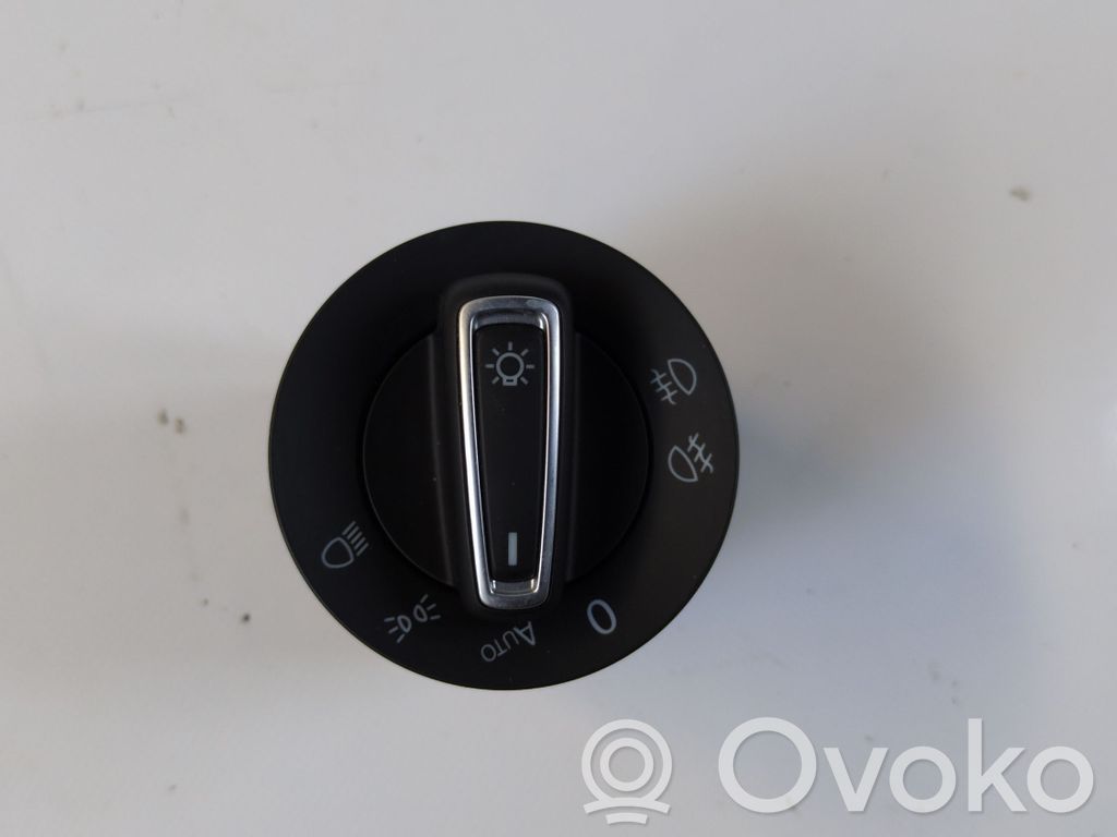 Volkswagen Golf VII Przełącznik świateł 