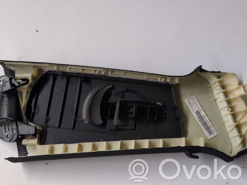 Osłona górna słupka / B   8K0867281B,701006000