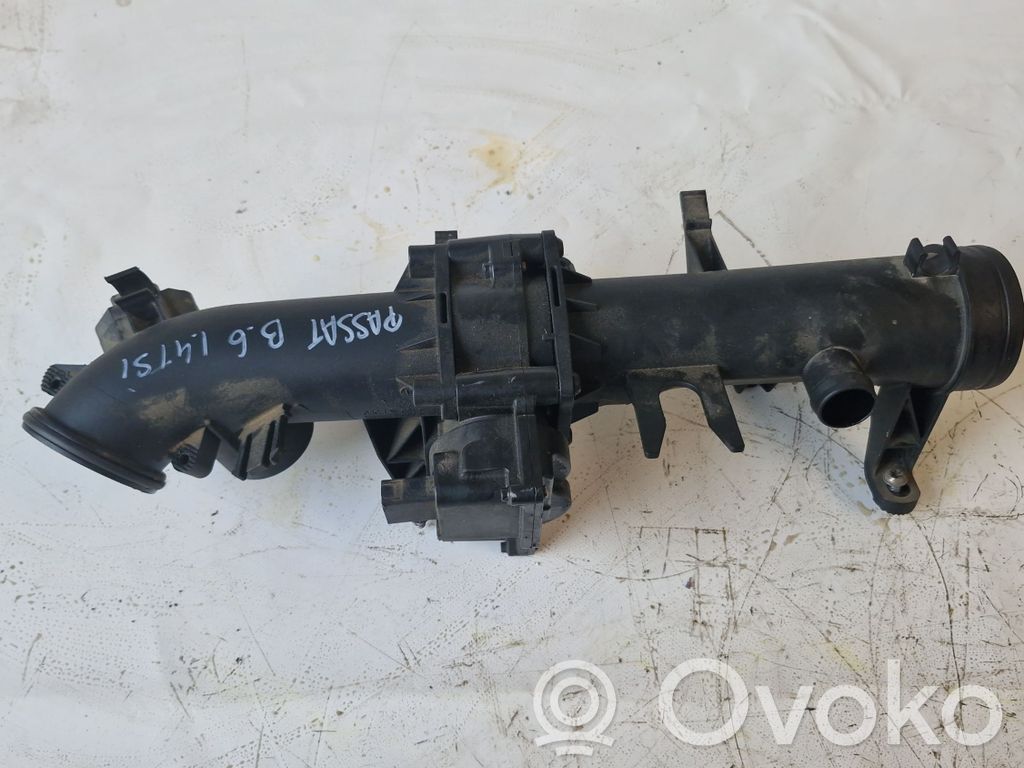 Volkswagen PASSAT B7 Intercooler hose/pipe 