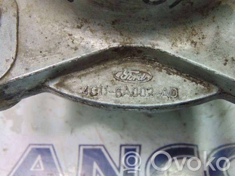 Soporte de montaje del motor   4C116A002AD