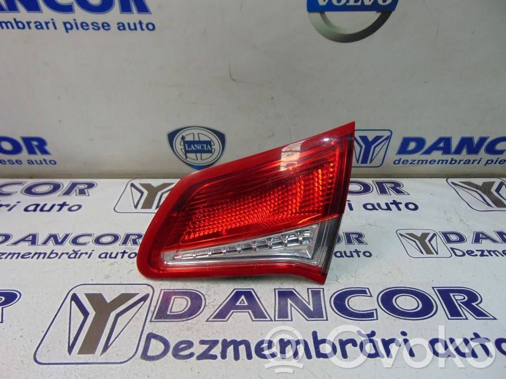 Citroen C4 II Lampy tylnej klapy bagażnika 
