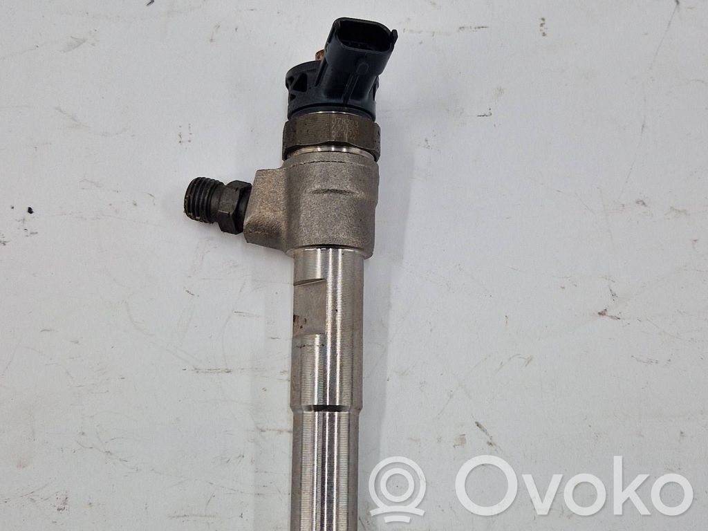 Inyector de combustible   0445110800
