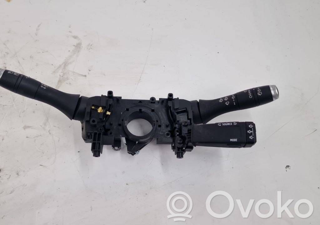 Renault Clio V Interruptor/palanca de limpiador de luz de giro 