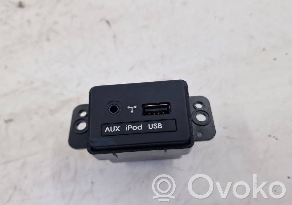 Enchufe conector USB   961202P000