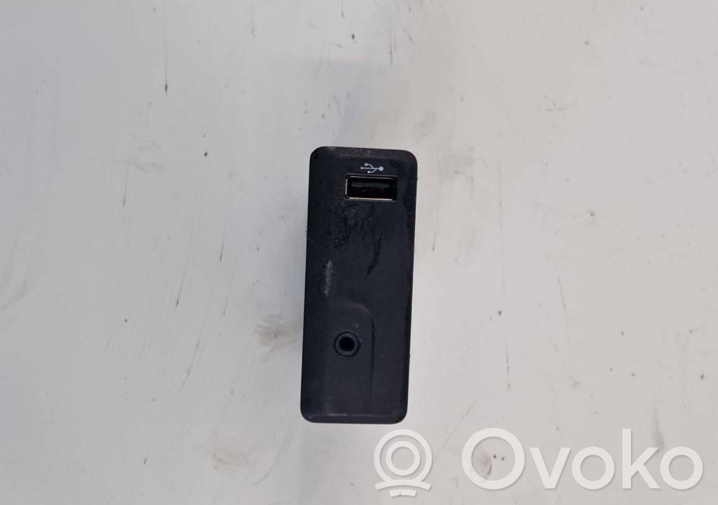Renault Megane IV Enchufe conector USB 