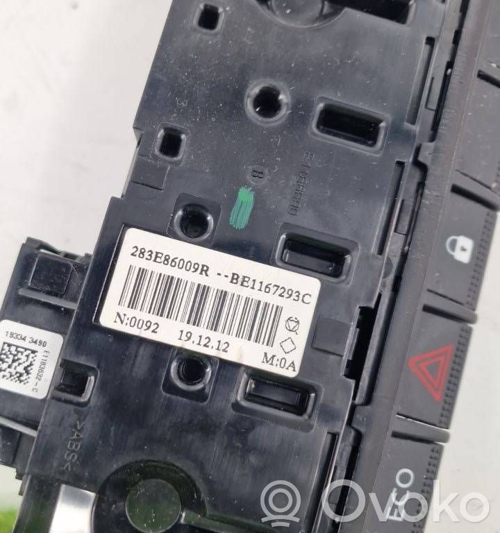 Renault Clio V Hazard light switch 