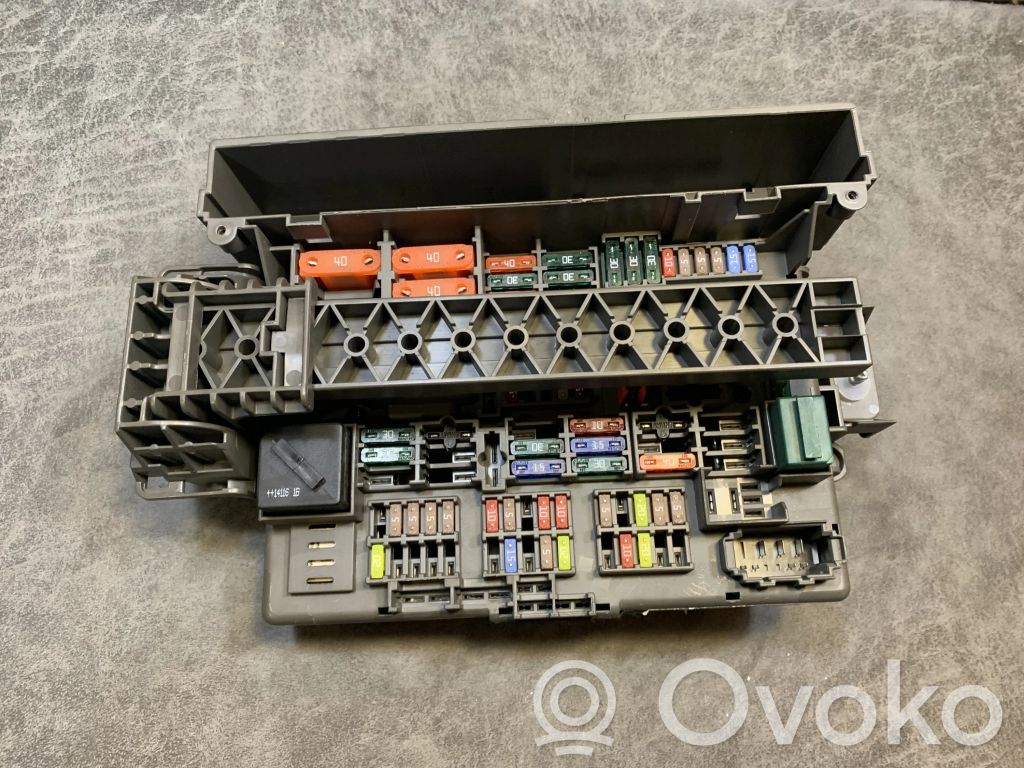 BMW Z4 E89 Fuse module 