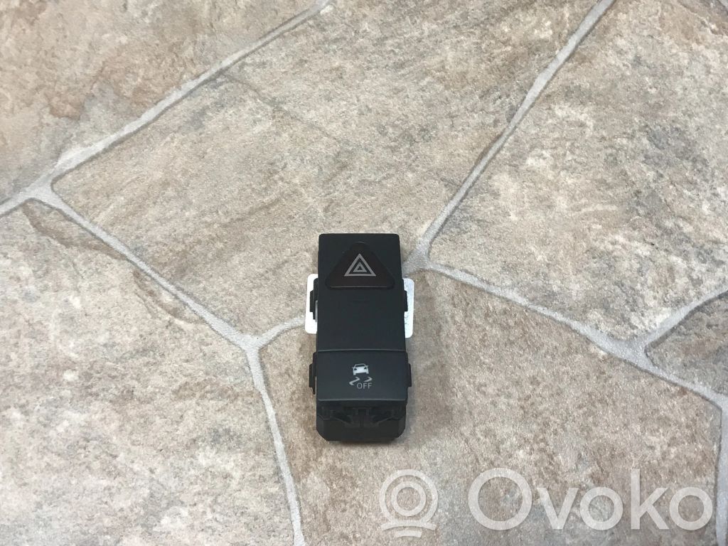Mercedes-Benz E W212 Hazard light switch 
