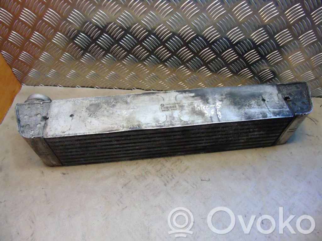 BMW 7 E65 E66 Interkūlerio radiatorius 