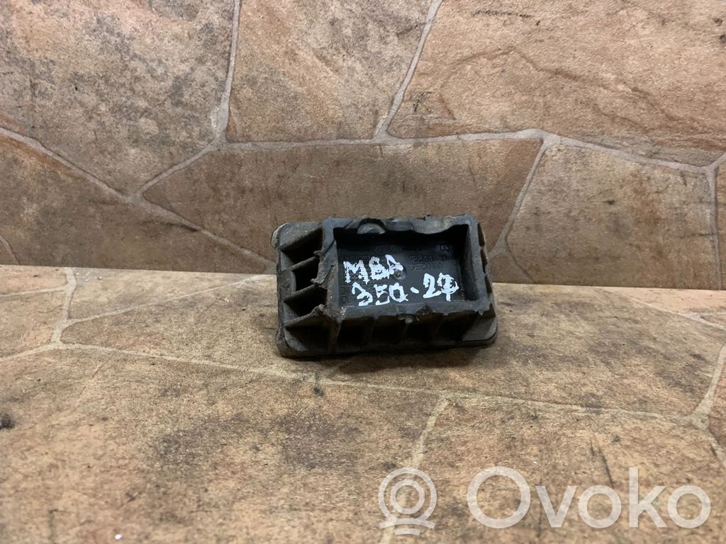 BMW X5 F15 Jacking socket point 