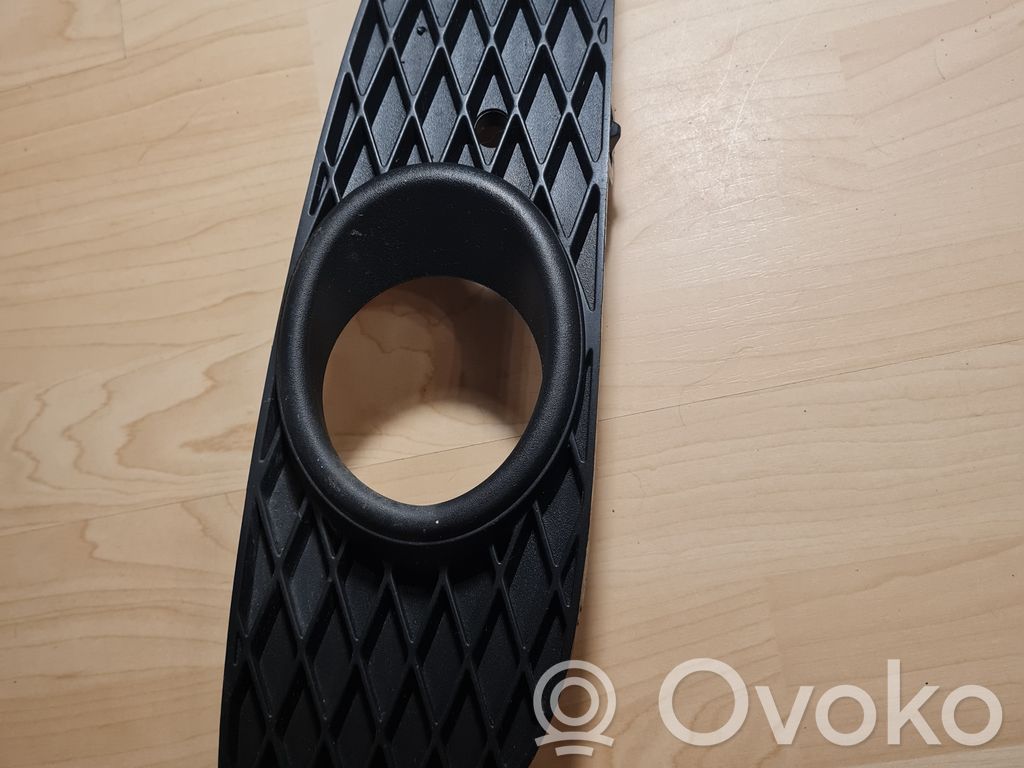 Opel Astra H Front bumper lower grill 