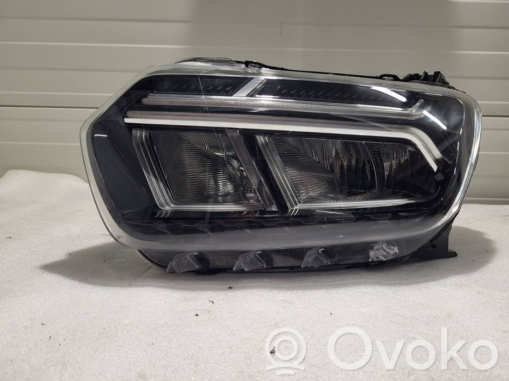 Dacia Duster II Scheinwerfer Satz Set 