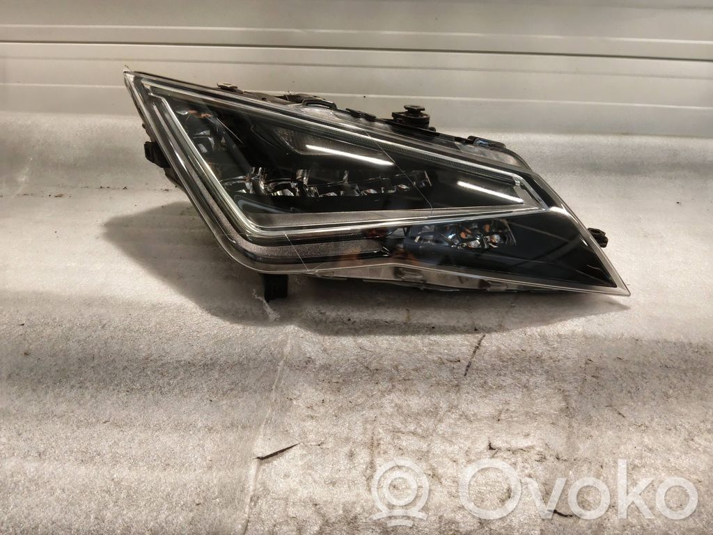 Seat Leon (5F) Phare frontale 