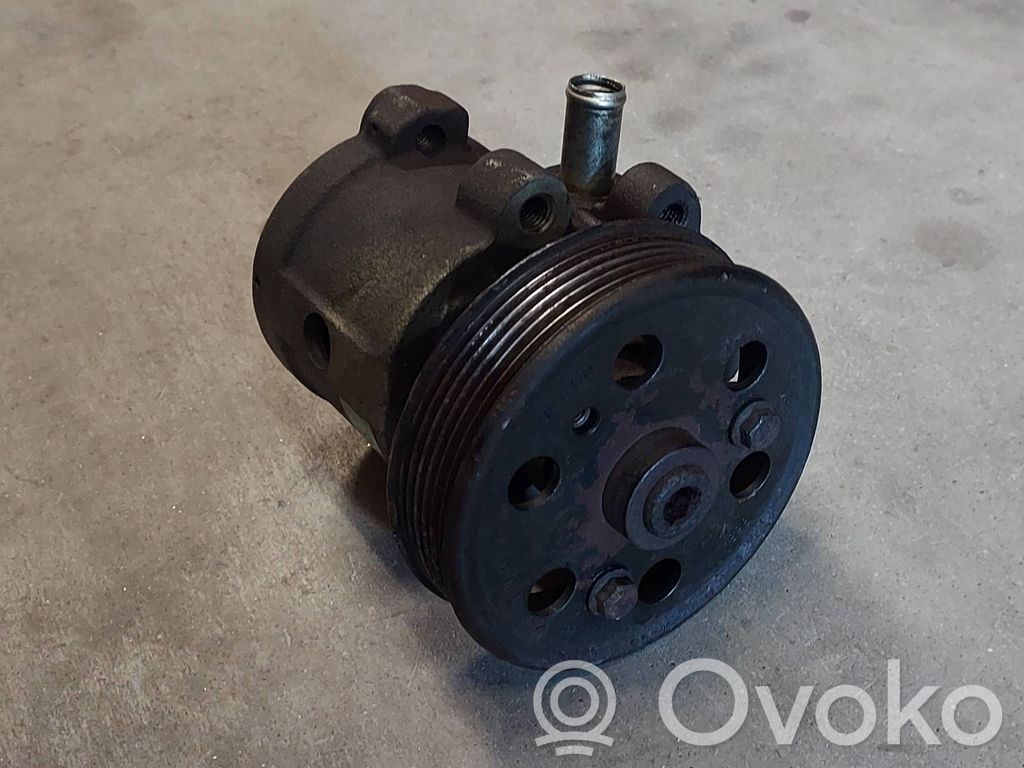 Renault 21 Ohjaustehostimen pumppu 