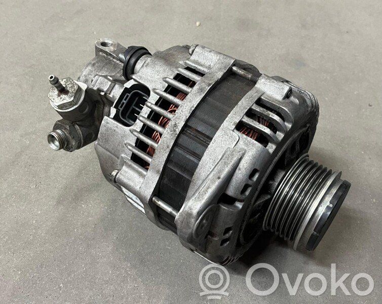 Opel Astra H Alternador 