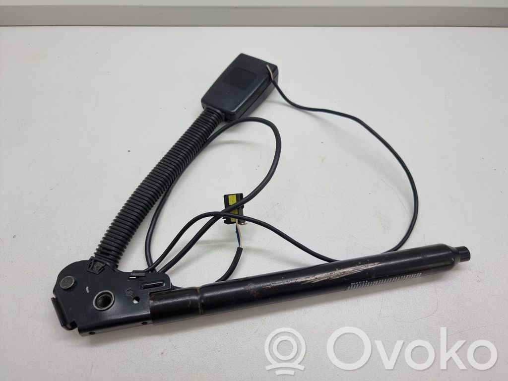 Hebilla del cinturón delantero   8223330,560555173A