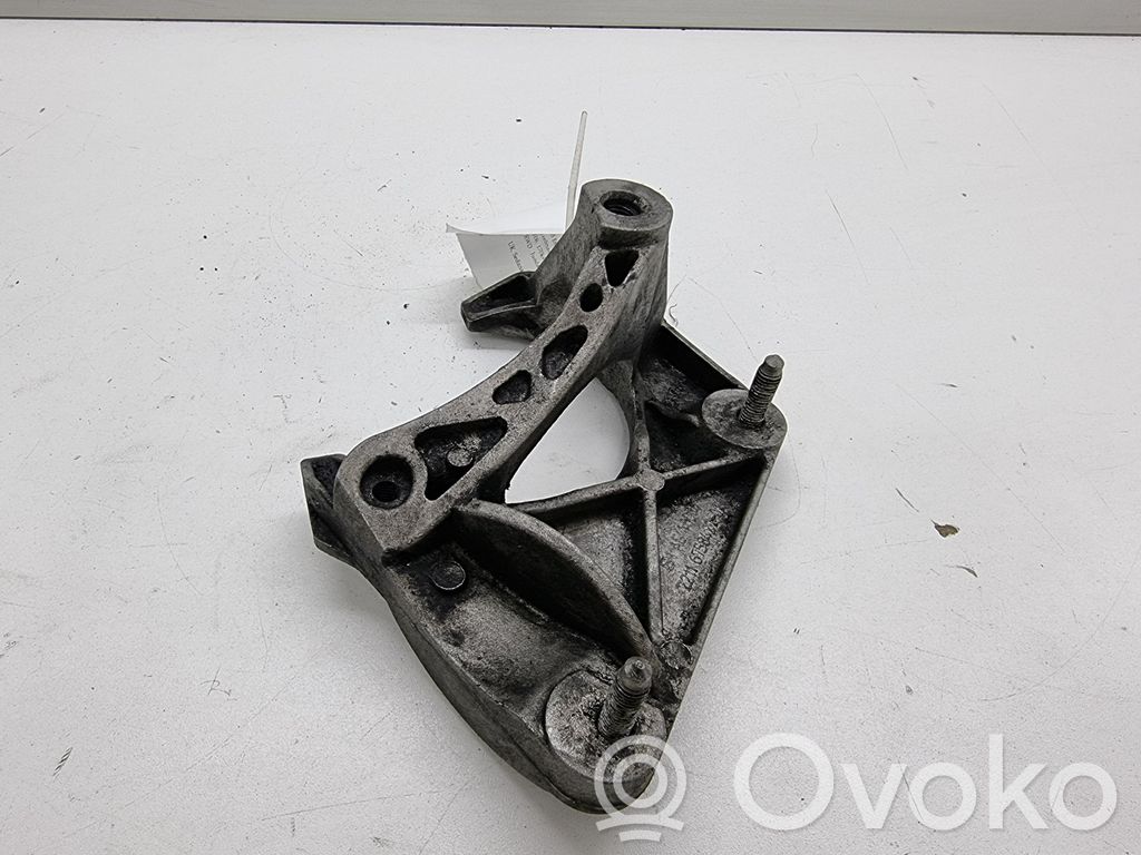 BMW 7 E65 E66 Variklio tvirtinimo kronšteinas 
