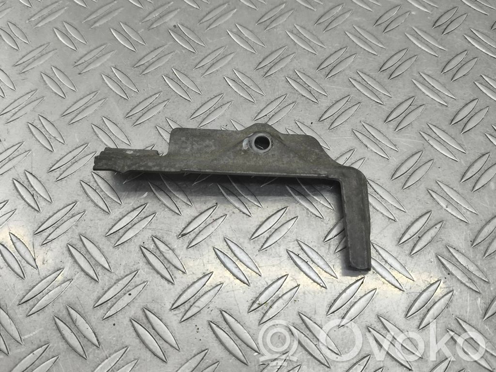 Battery bracket