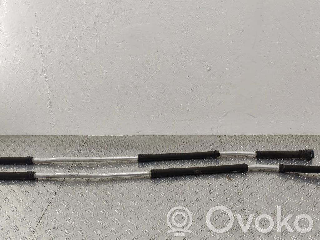 Volkswagen PASSAT B8 Węże/rury chłodzące silnik samochodu elektrycznego 