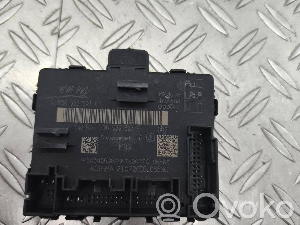 Volkswagen PASSAT B8 Door control unit/module 