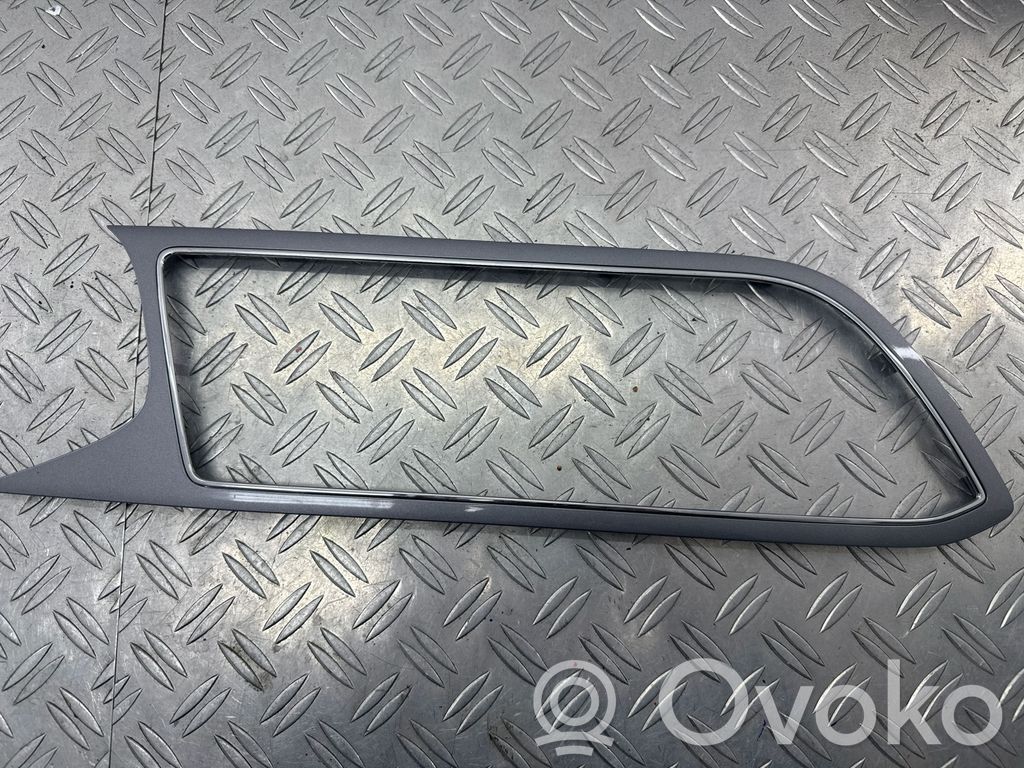 Seat Leon (5F) Radio/GPS head unit trim 