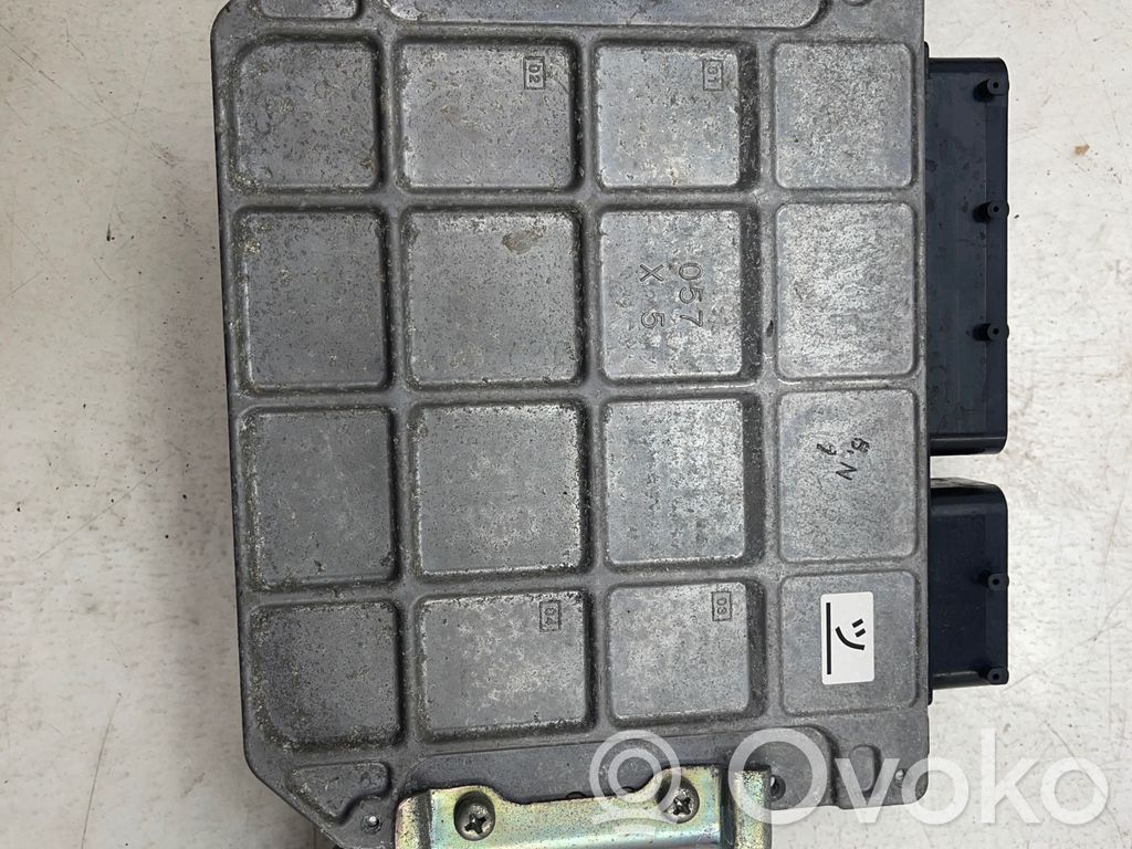 Lexus CT 200H Engine control unit/module 