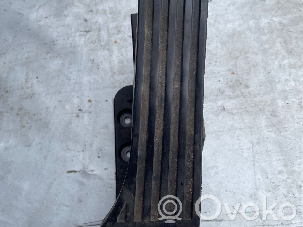 Mercedes-Benz C W204 Accelerator throttle pedal 