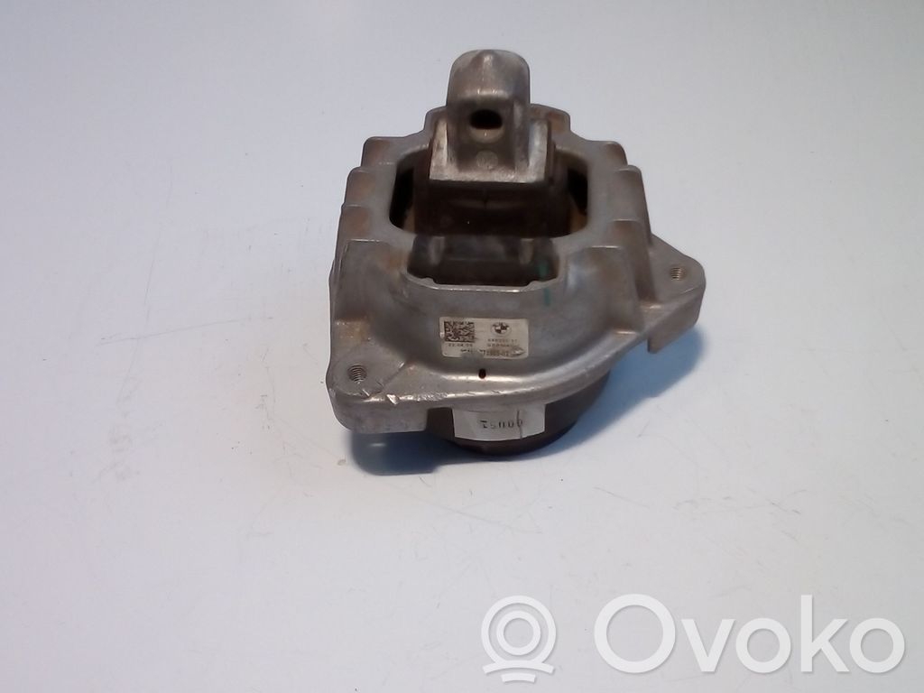 Engine mount bracket   686235,686235,686235