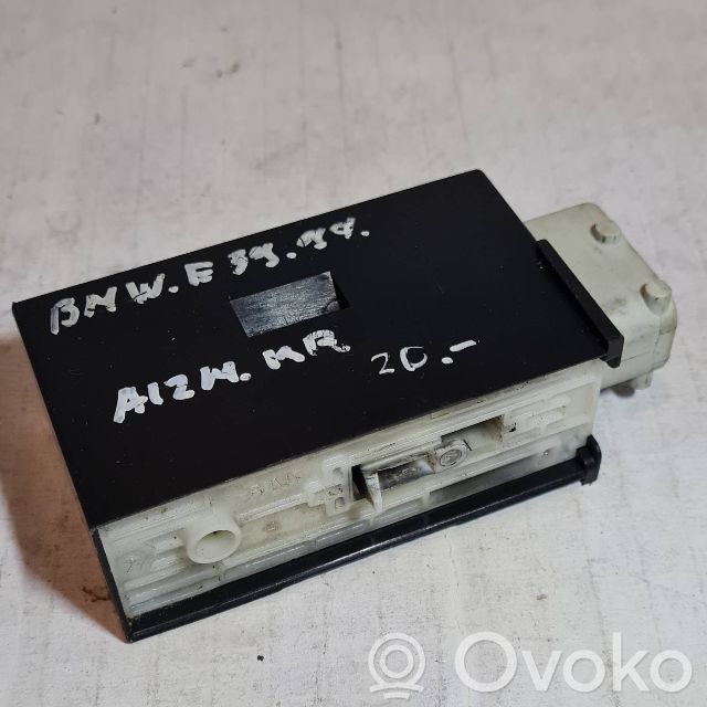 Aizmugurē slēdzene   8352165,6731