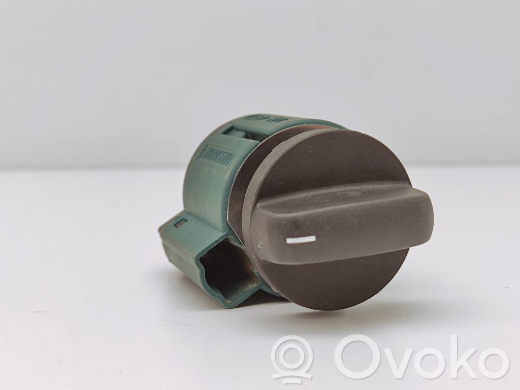 Light switch   530893,549445500,6901342