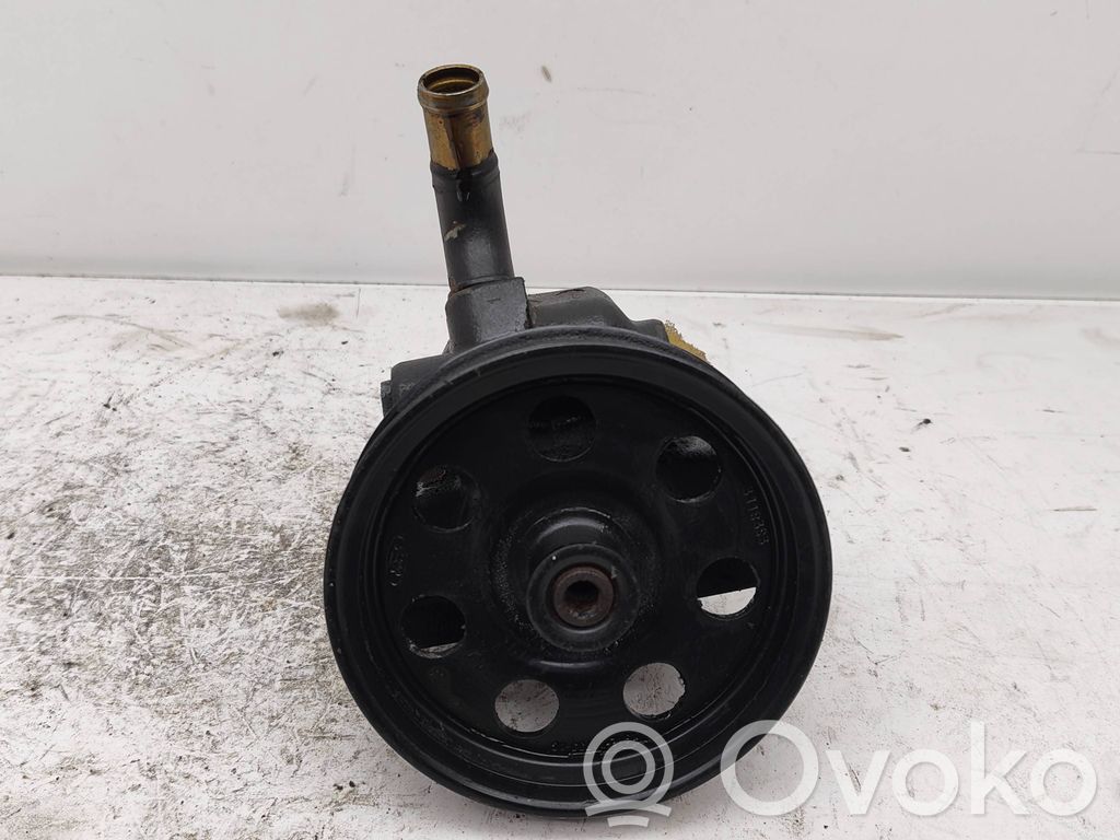 Ford Focus Ohjaustehostimen pumppu 