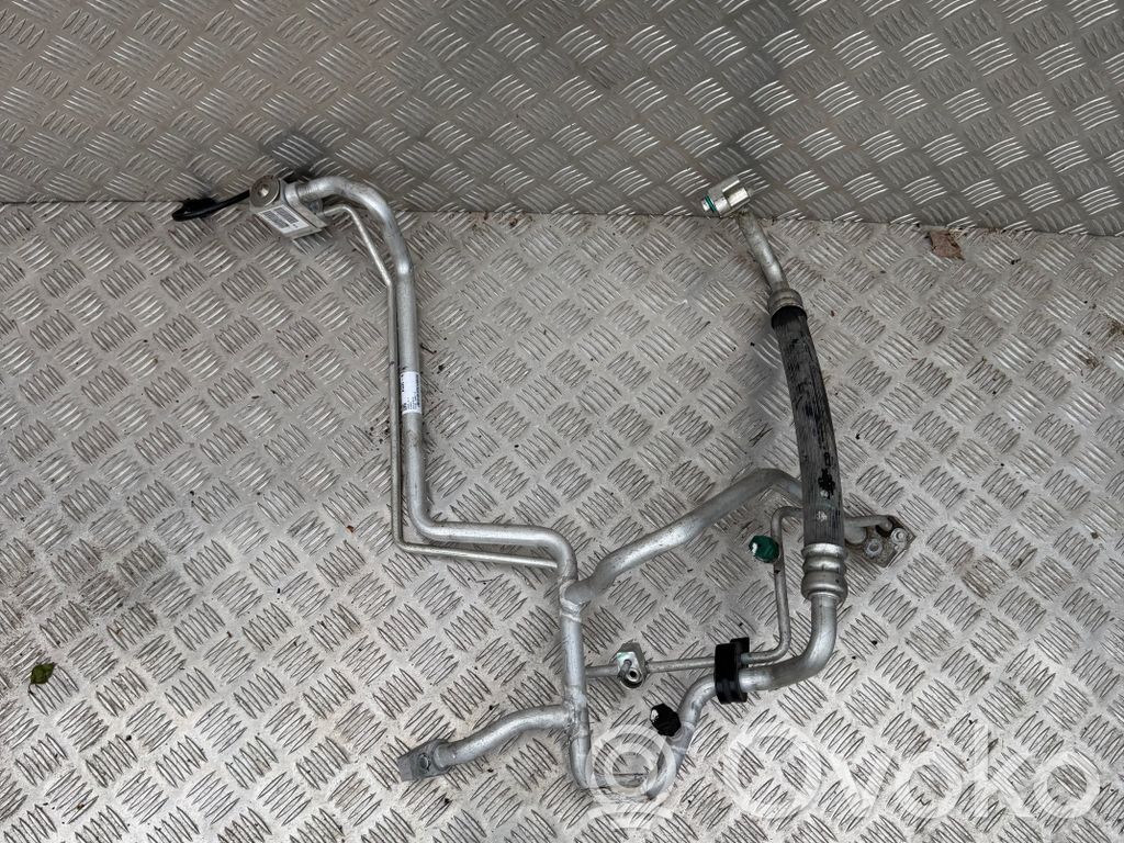 Tesla Model X Ilmastointilaitteen putki (A/C) 