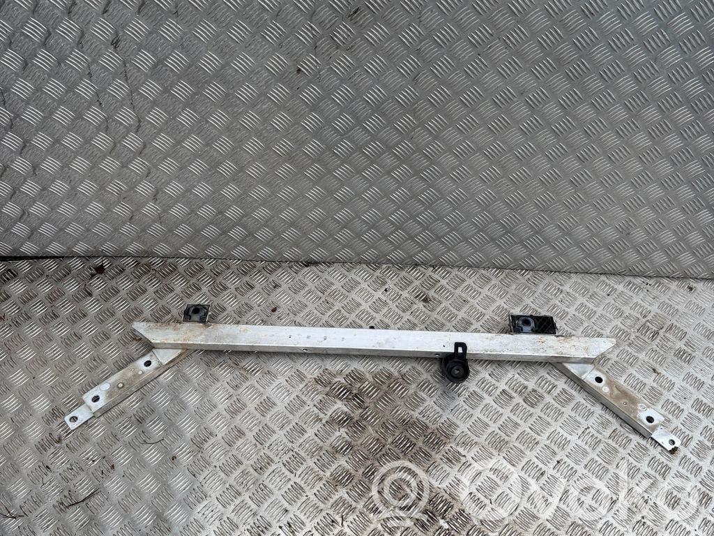 Volvo XC60 Panel mocowania chłodnicy 