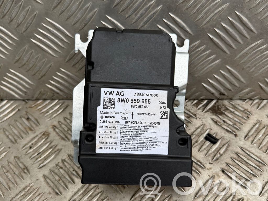 Audi A4 S4 B9 Airbag control unit/module 